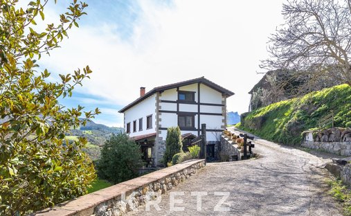 House in Pesaguero, Cantabria, Spain 1