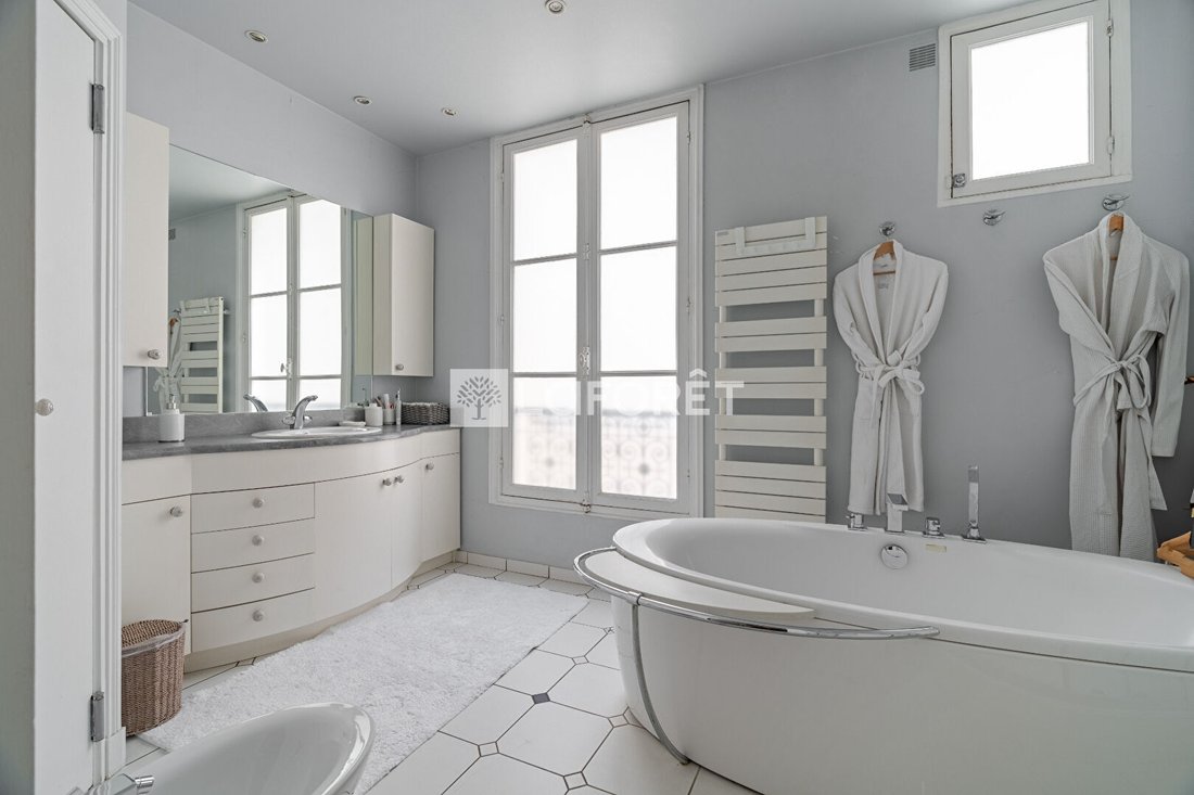 Apartment in La Fourche-Guy Môquet, Paris 17e Arrondissement, Paris 5 - 17499838