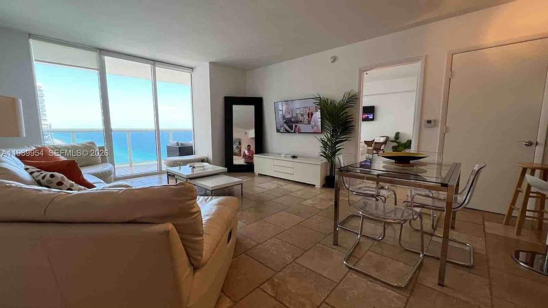 Condo in Hallandale Beach, Florida, United States 5 - 17499976