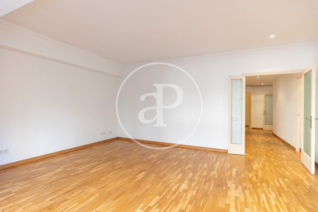 Apartment in Eixample, Barcelona, Spain 5 - 17500323