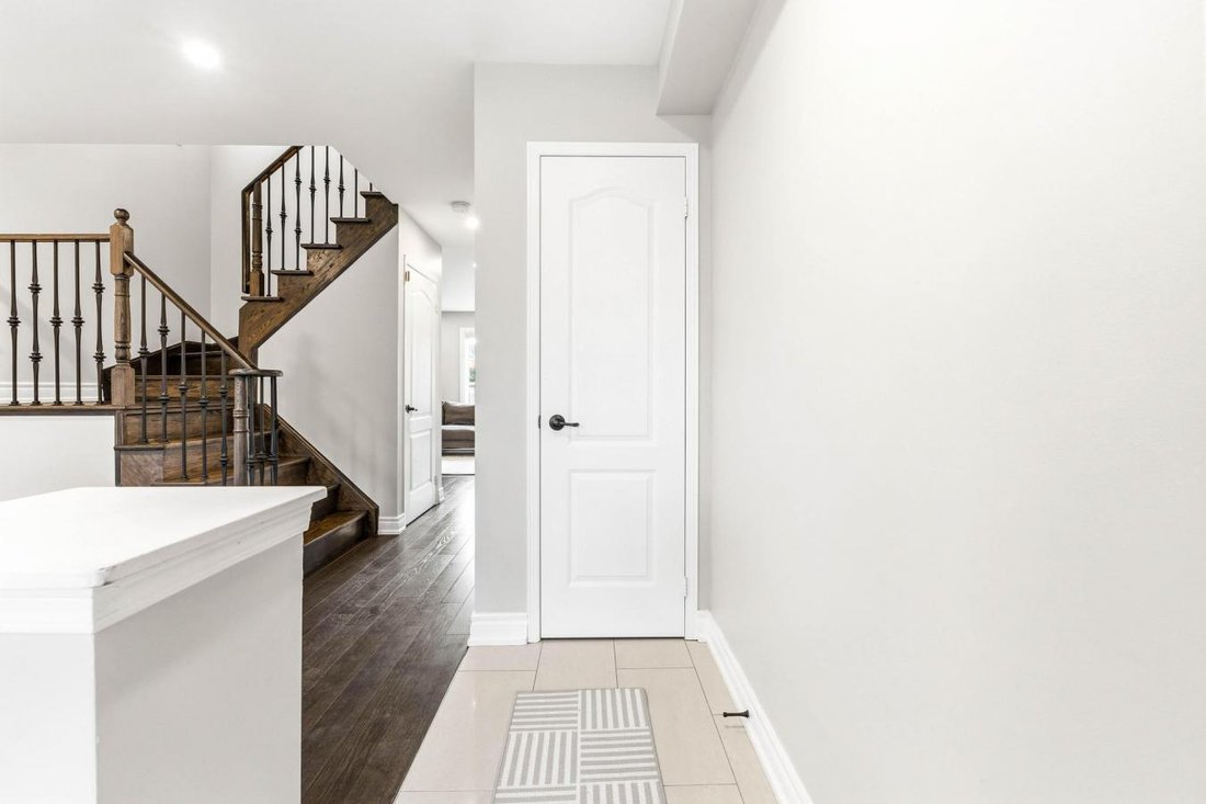 House in Mississauga, Ontario, Canada 3 - 17499746