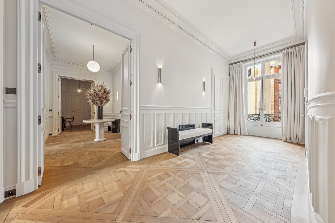 Apartment in Elysées-Madeleine, Paris 8e Arrondissement, Paris 5 - 17499904