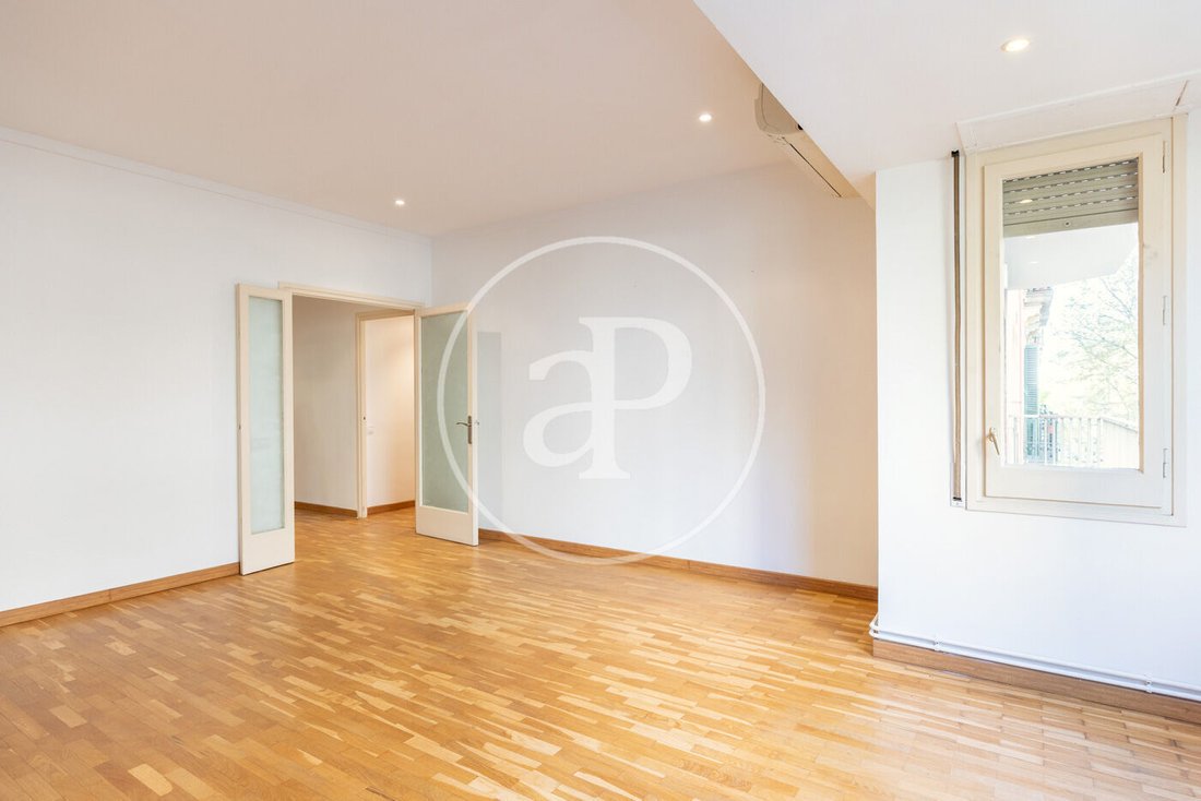 Apartment in Eixample, Barcelona, Spain 4 - 17500323