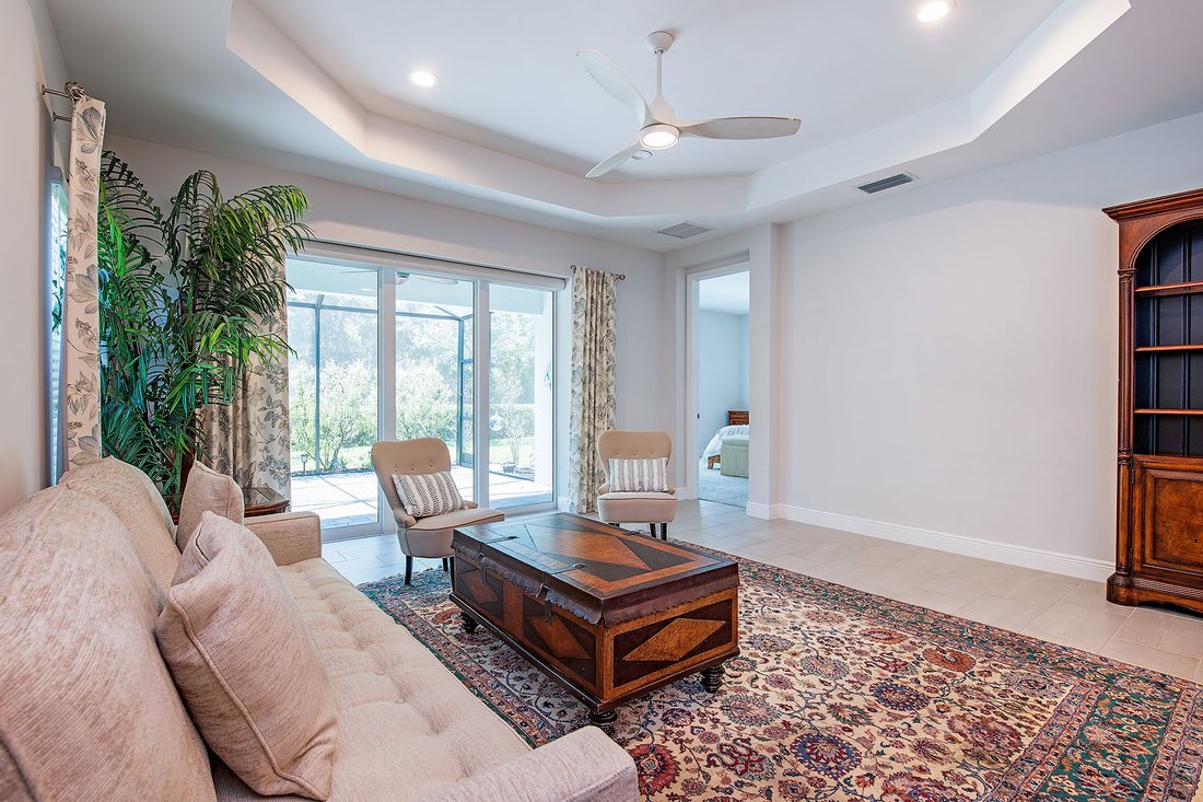 Naples, Florida, United States 5 - 17499909