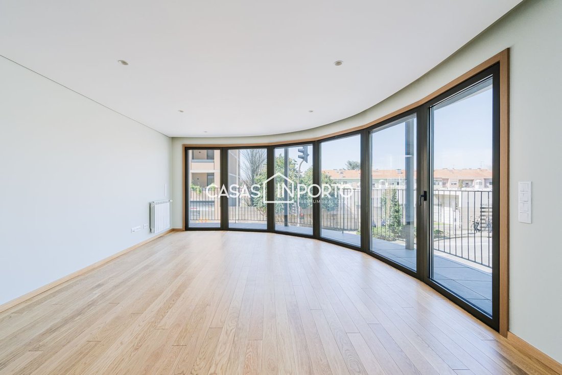 Apartment in Paranhos, Porto District, Portugal 1 - 17499772