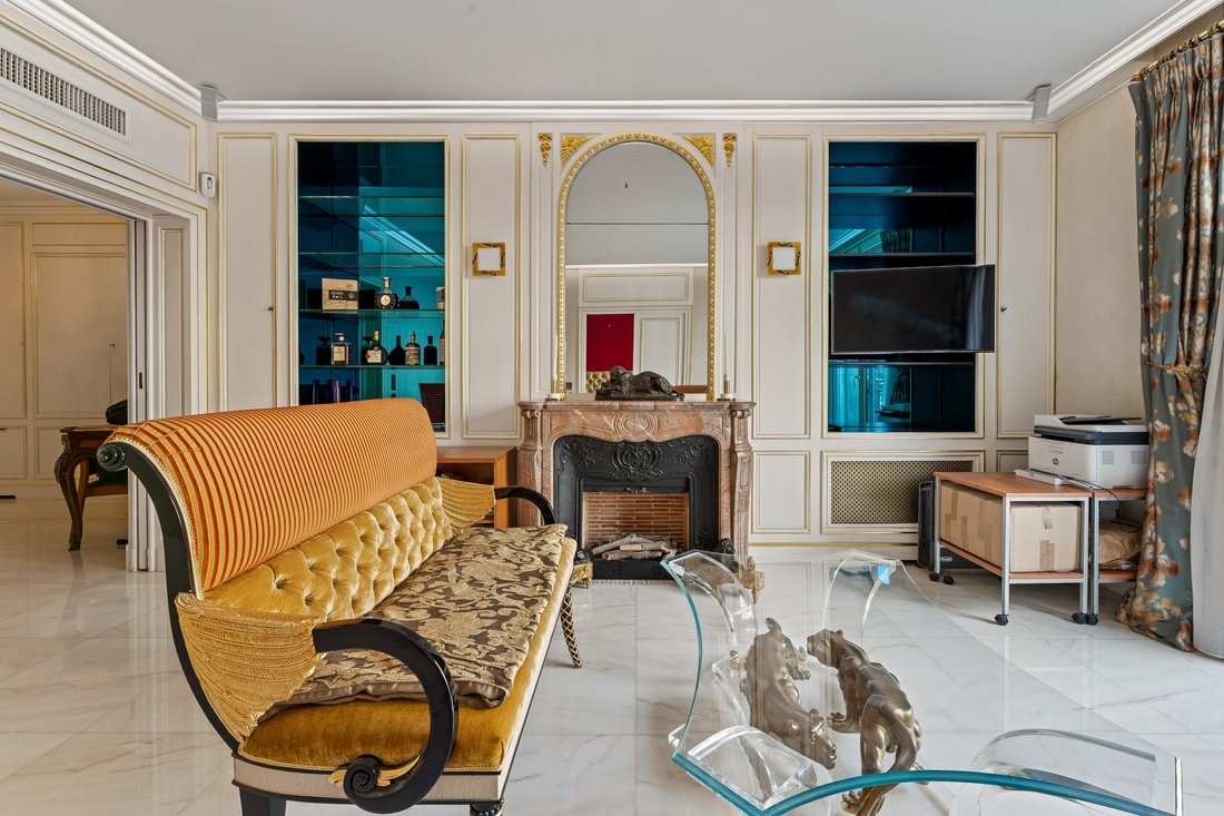 Apartment in Elysées-Madeleine, Paris 8e Arrondissement, Paris 5 - 17499719