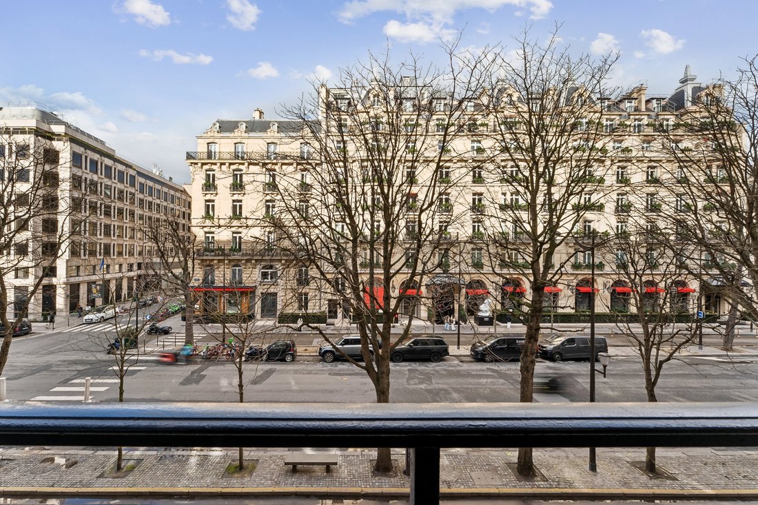 Apartment in Elysées-Madeleine, Paris 8e Arrondissement, Paris 2 - 17499719