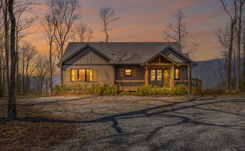House in Chatsworth, Georgia, United States 1