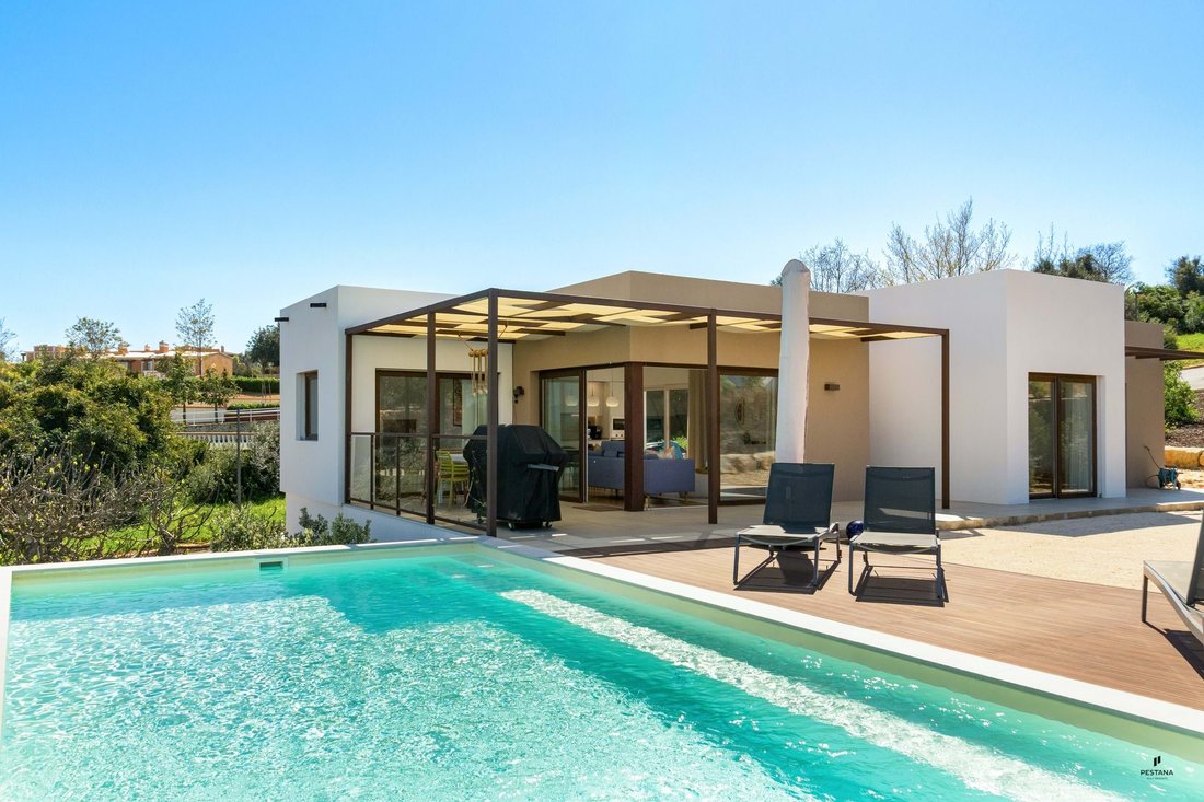 Townhouse in Estombar e Parchal, Algarve, Portugal 1 - 17500840