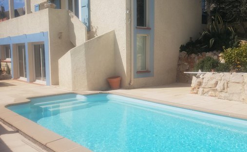 House in Carnoux-en-Provence, Provence-Alpes-Côte d'Azur, France 1
