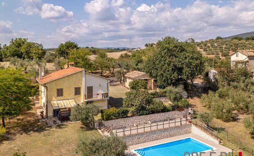 Landhaus in Montecchio, Umbrien, Italien 1