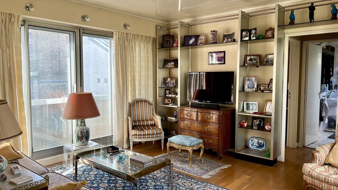 Apartment in Paris, Île-de-France, France 4 - 17501492