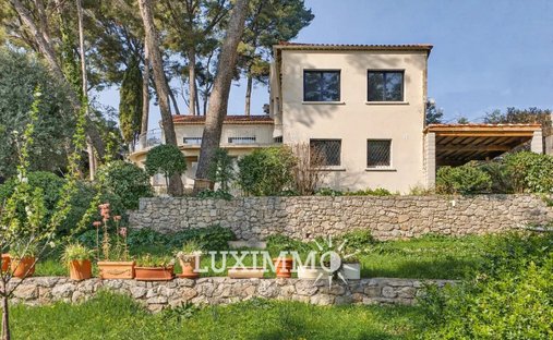 Villa in Colombier, Le Cannet, France 1