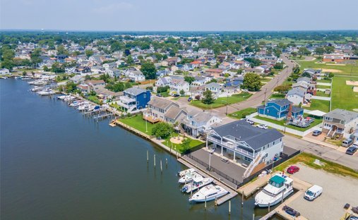 House in Lindenhurst, New York, United States 1