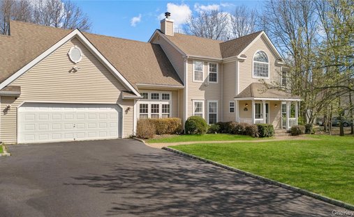 House in Setauket- East Setauket, New York, United States 1