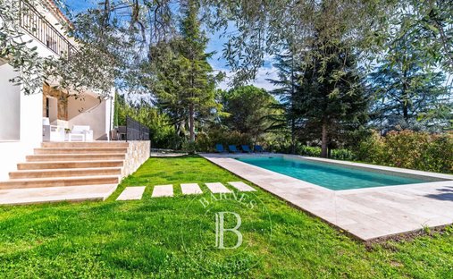 Villa in Châteauneuf-Grasse, Provence-Alpes-Côte d'Azur, France 1