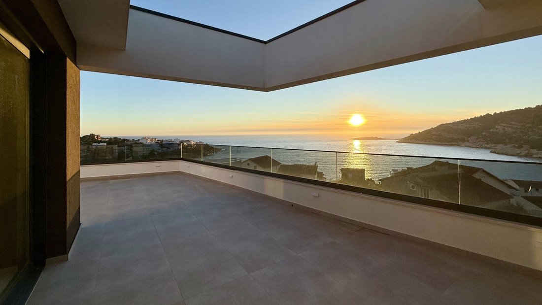 Villa in Rogoznica, Sibenik-Knin County, Croatia 2 - 17501346