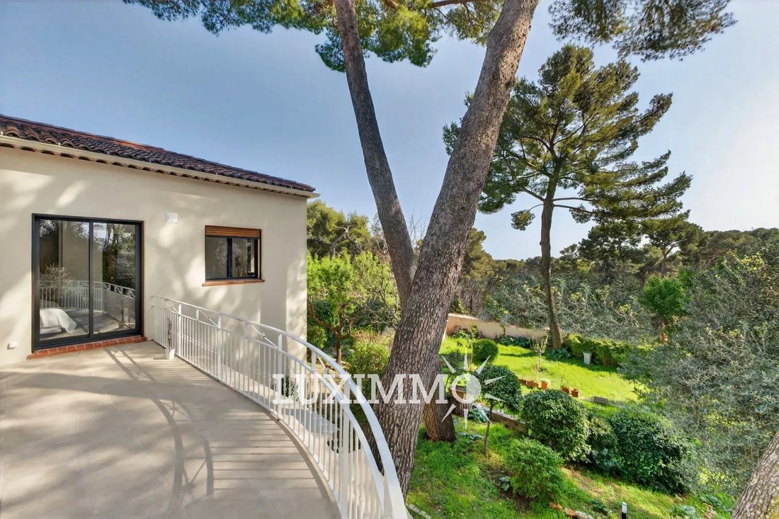 Villa in Colombier, Le Cannet, France 2 - 17501665