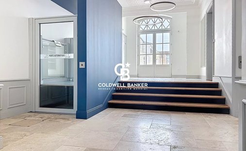 One Of Flat Roof Water Castle, Rochefort ( Commerical) - 4