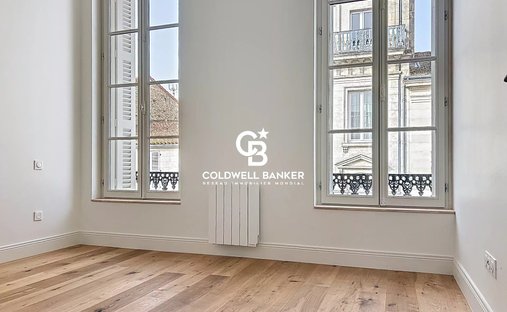 One Of Flat Roof Water Castle, Rochefort ( Commerical)