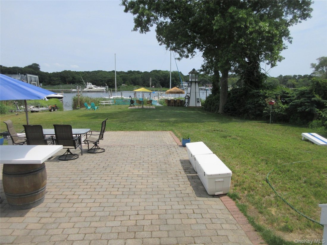 House in Aquebogue, New York, United States 5 - 16980278