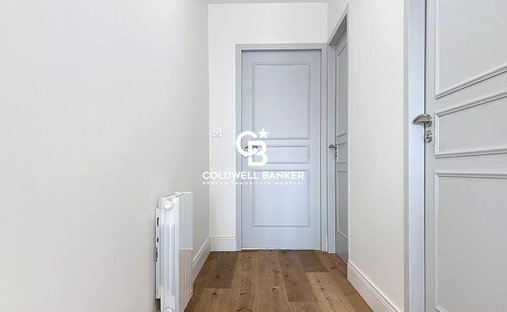 One Of Flat Roof Water Castle, Rochefort ( Commerical)