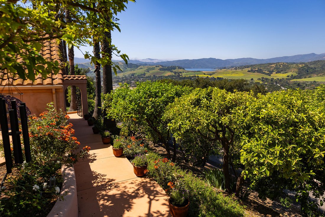 House in Ojai, California, United States 4 - 17501472