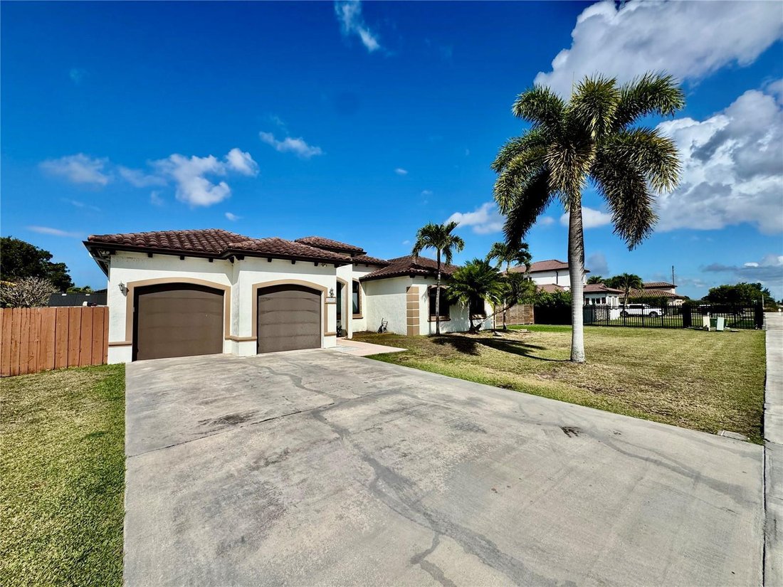 House in Homestead, Florida, United States 3 - 17501448