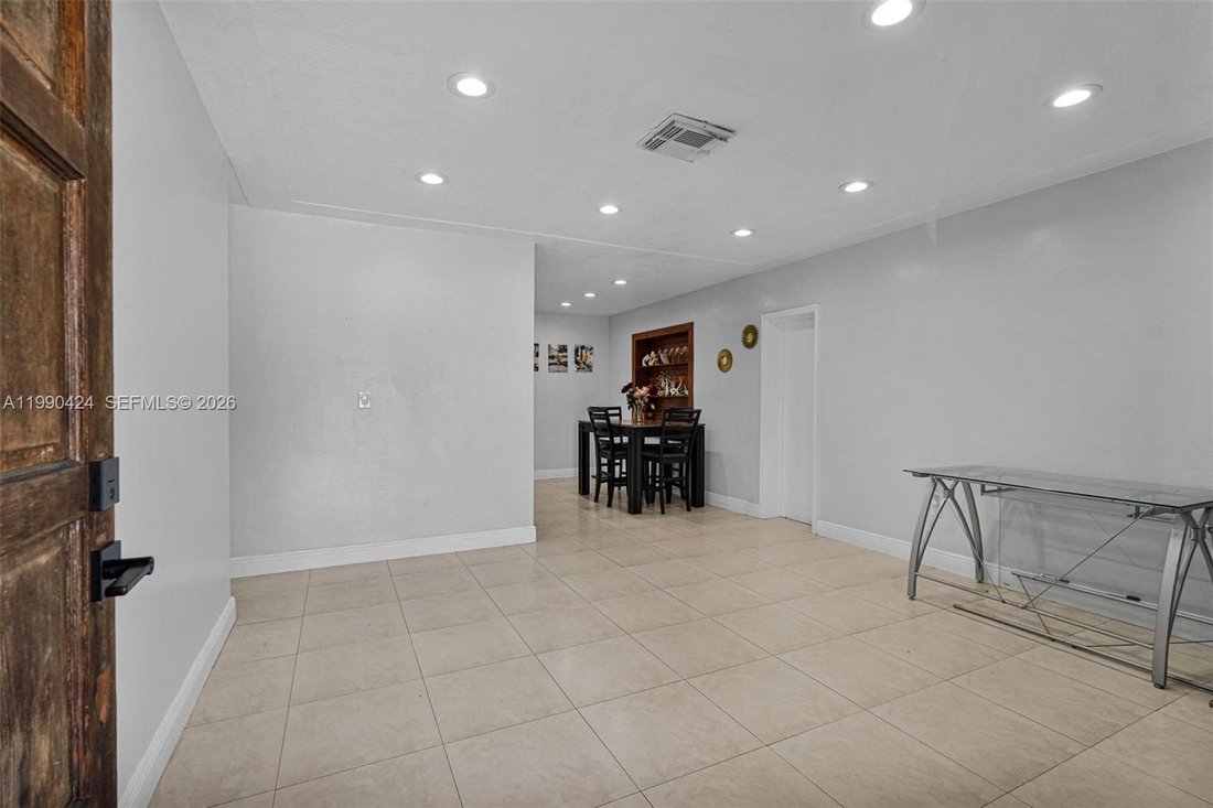 House in Hialeah, Florida, United States 4 - 17501527
