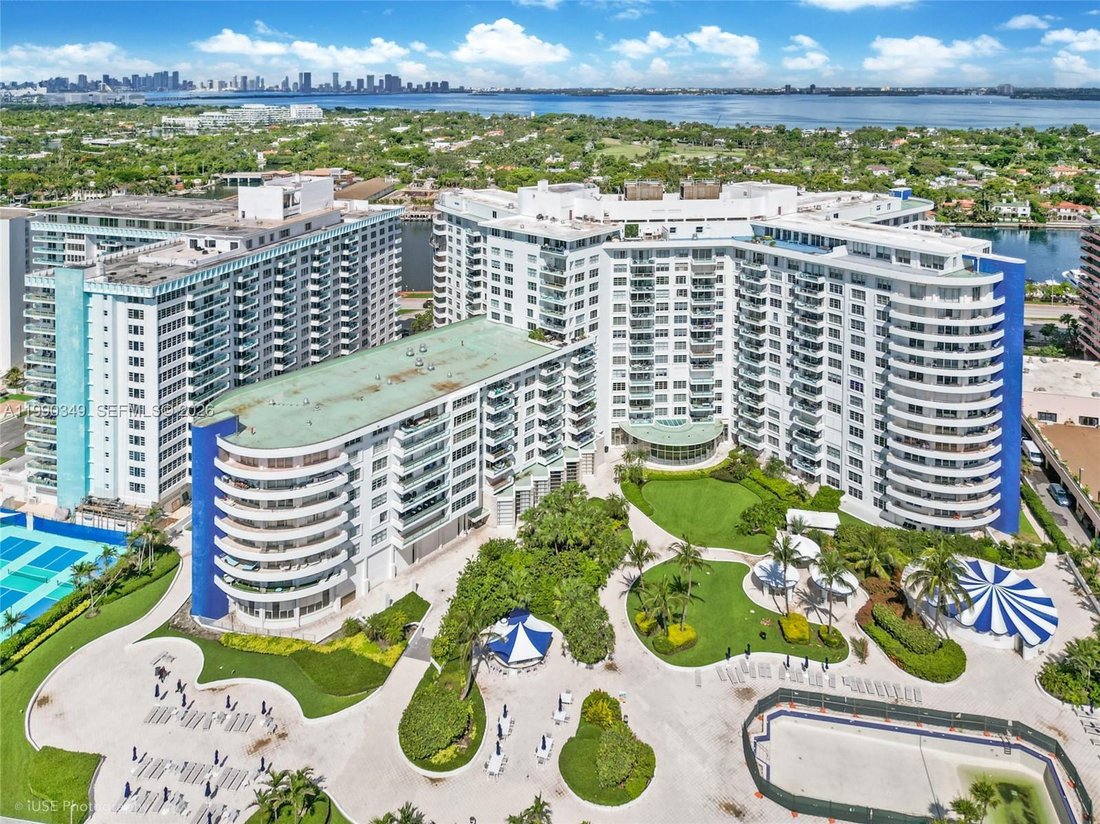 Condo in Miami Beach, Florida, United States 1 - 17501528