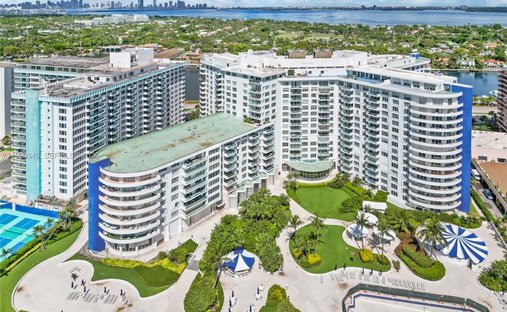 Condo in Miami Beach, Florida, United States 1