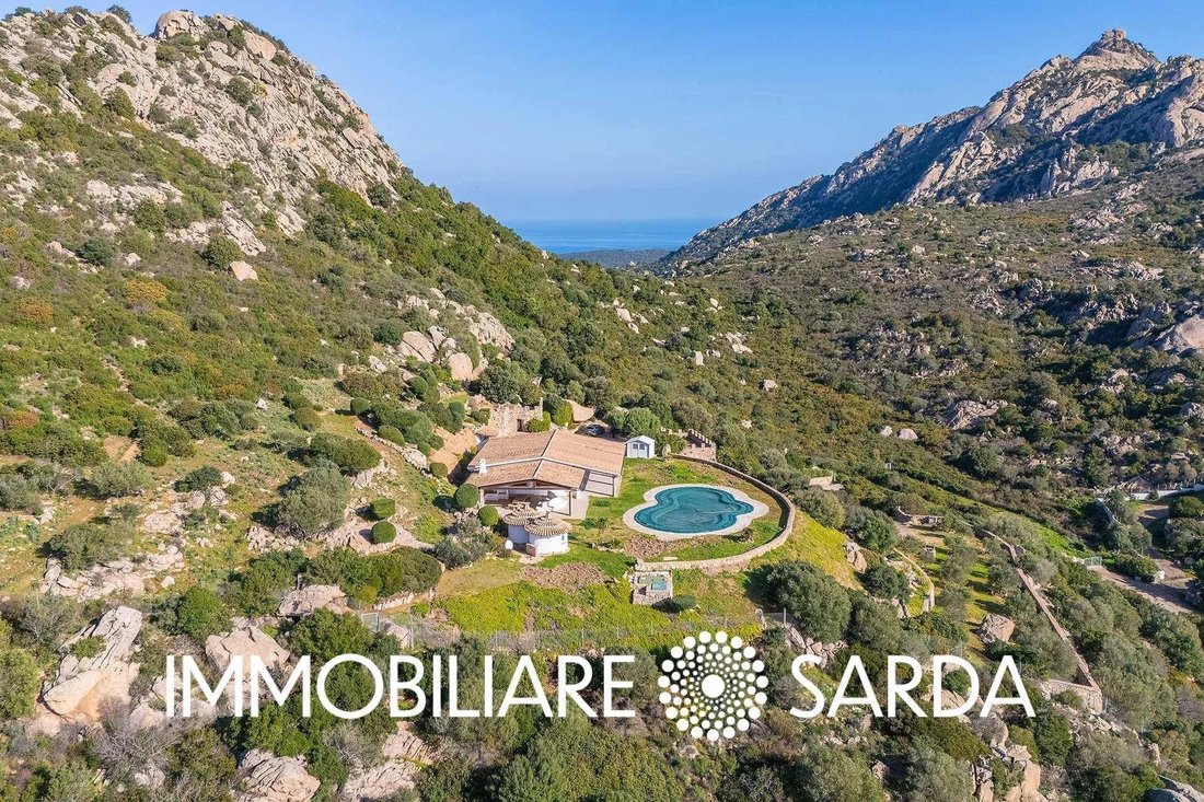 Villa in Center, Olbia, Italy 4 - 17502660