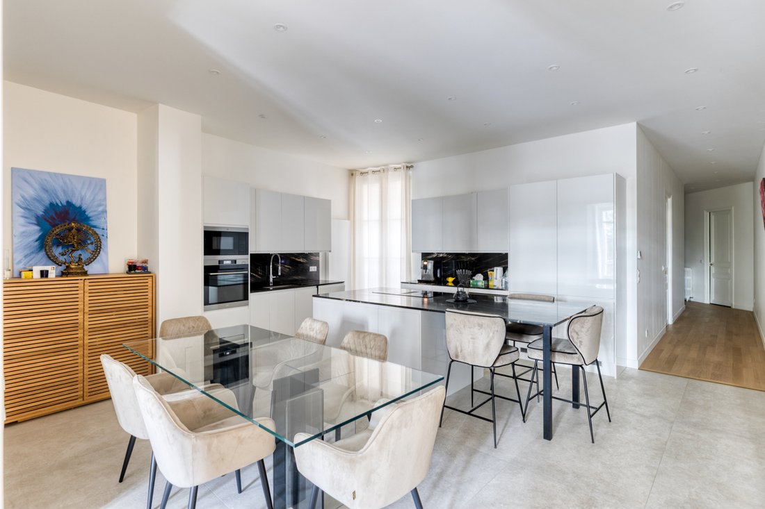 Apartment in Saint Philippe du Roule, Paris 8e Arrondissement, Paris 3 - 17502588
