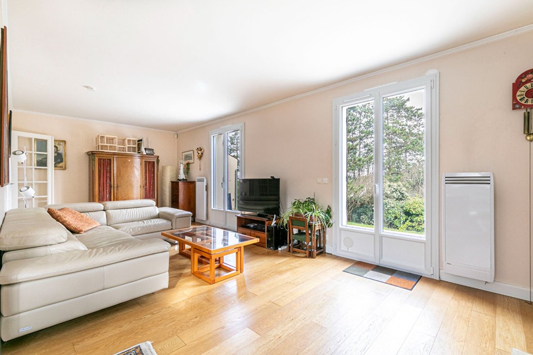 House in Sud, Chambourcy, France 3 - 17397310