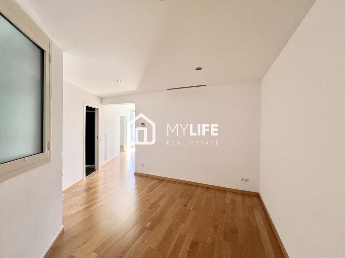 Apartment in Eixample, Barcelona, Spain 3 - 17502303