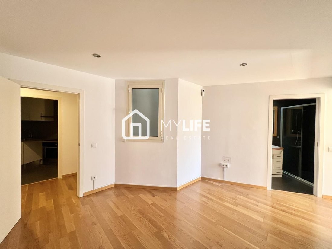 Apartment in Eixample, Barcelona, Spain 2 - 17502303