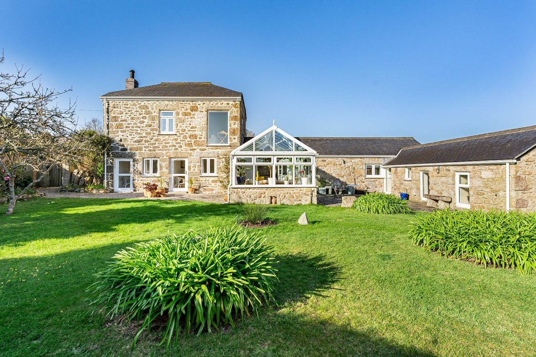 House in Penzance, England 2 - 17502365