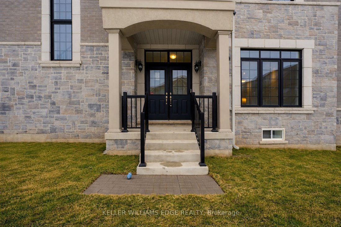House in Oakville, Ontario, Canada 3 - 17391000