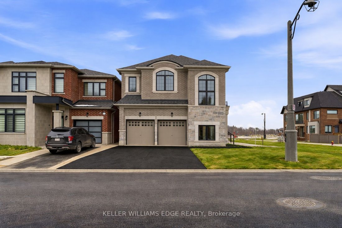 House in Oakville, Ontario, Canada 2 - 17391000