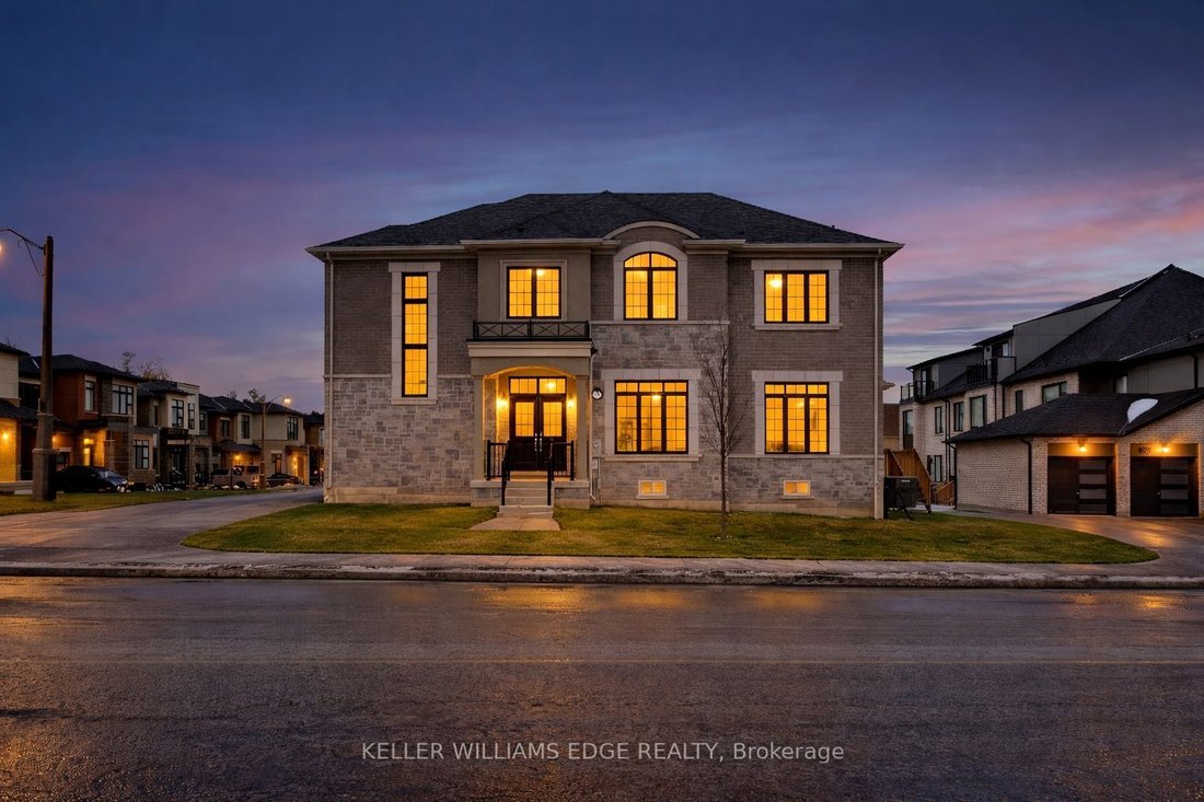 House in Oakville, Ontario, Canada 1 - 17391000