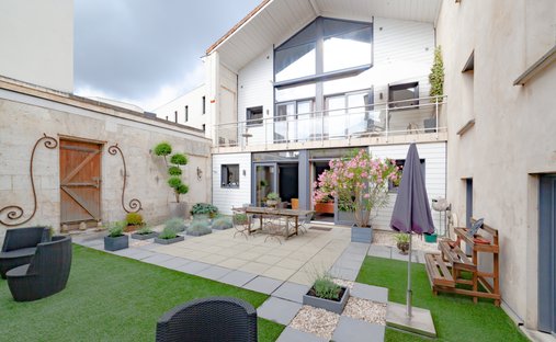Casa a Saint Ausone-Saint Martin-Saint Gelais, Angoulême, Francia 1
