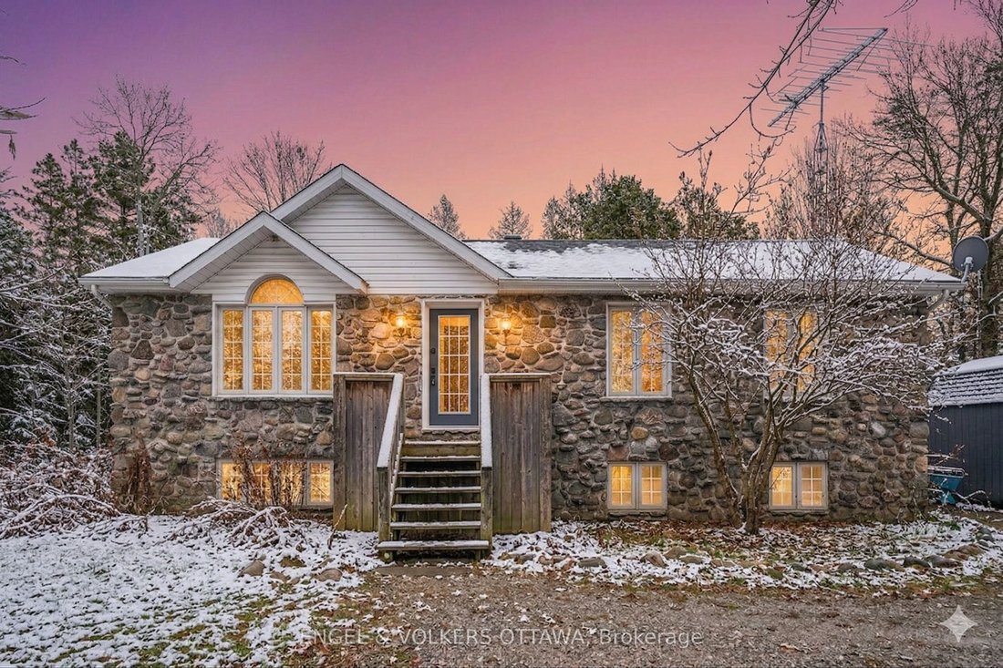 House in L'Orignal, Ontario, Canada 2 - 17505979