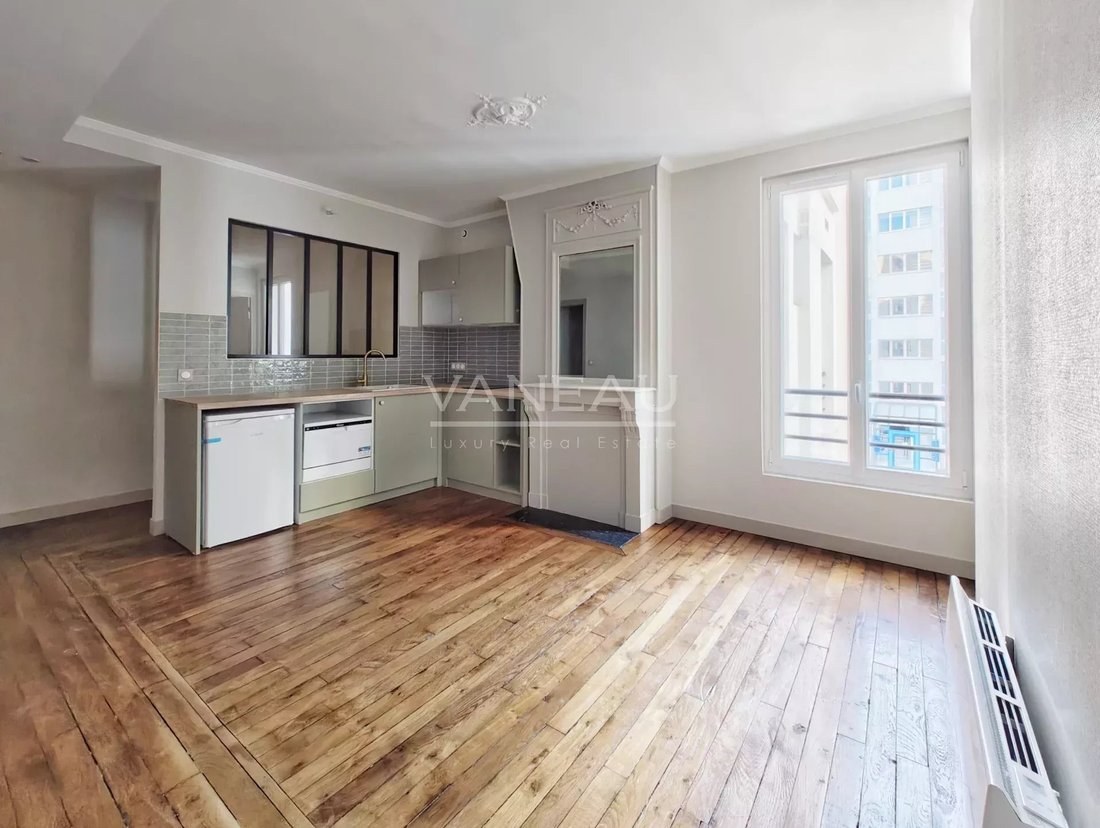 Apartment in Jean Moulin-Porte d'Orléans, Paris 14e Arrondissement, Paris 1 - 15689024