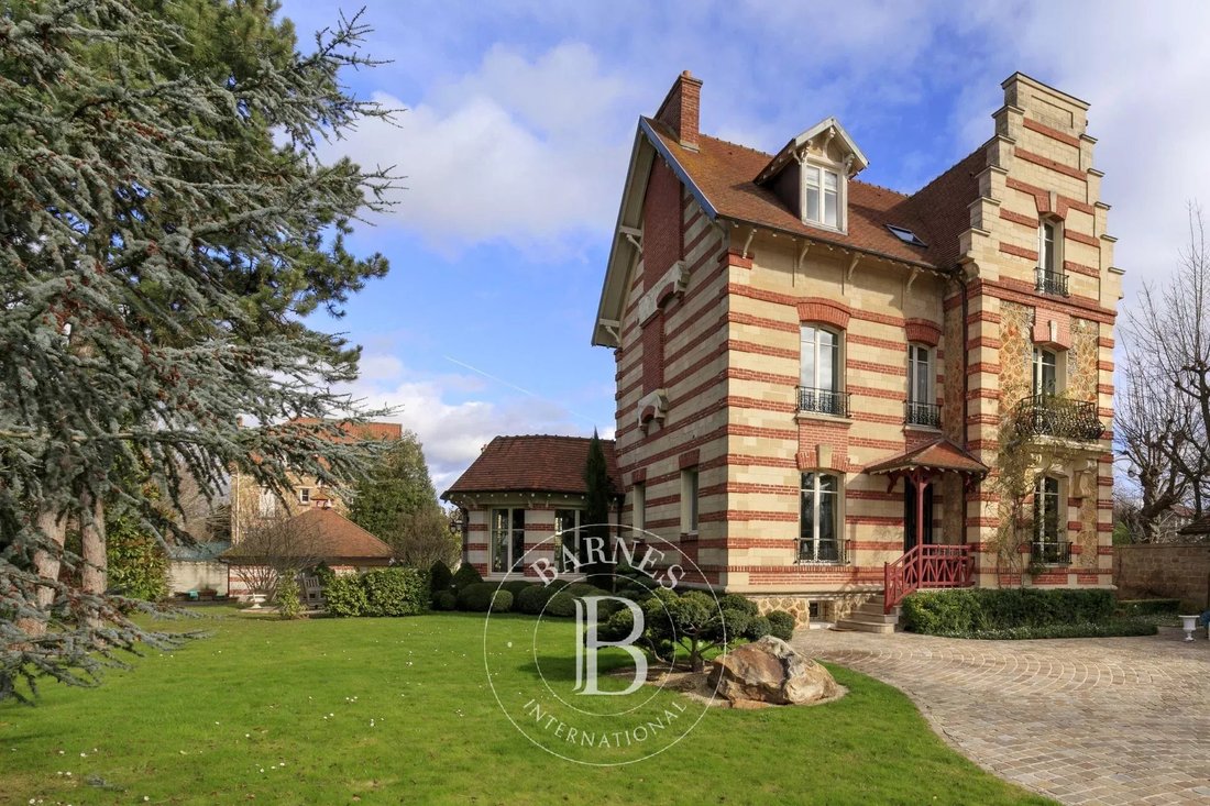 House in Le Vésinet, Ile-de-France, France 3 - 17502909