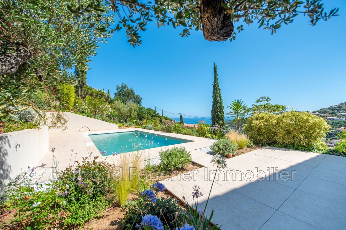 Villa in Sud, Cavalaire-sur-Mer, France 1 - 17502758