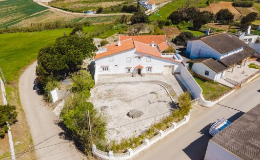 Villa in Atouguia da Baleia, Leiria, Portugal 1