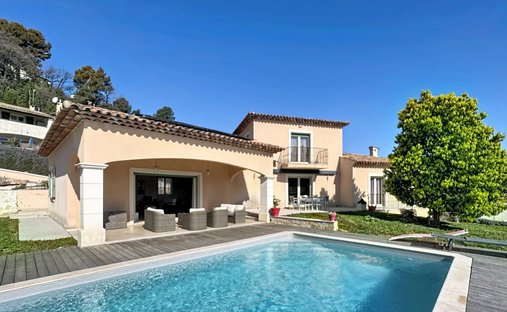 Villa in Carros, Provence-Alpes-Côte d'Azur, France 1