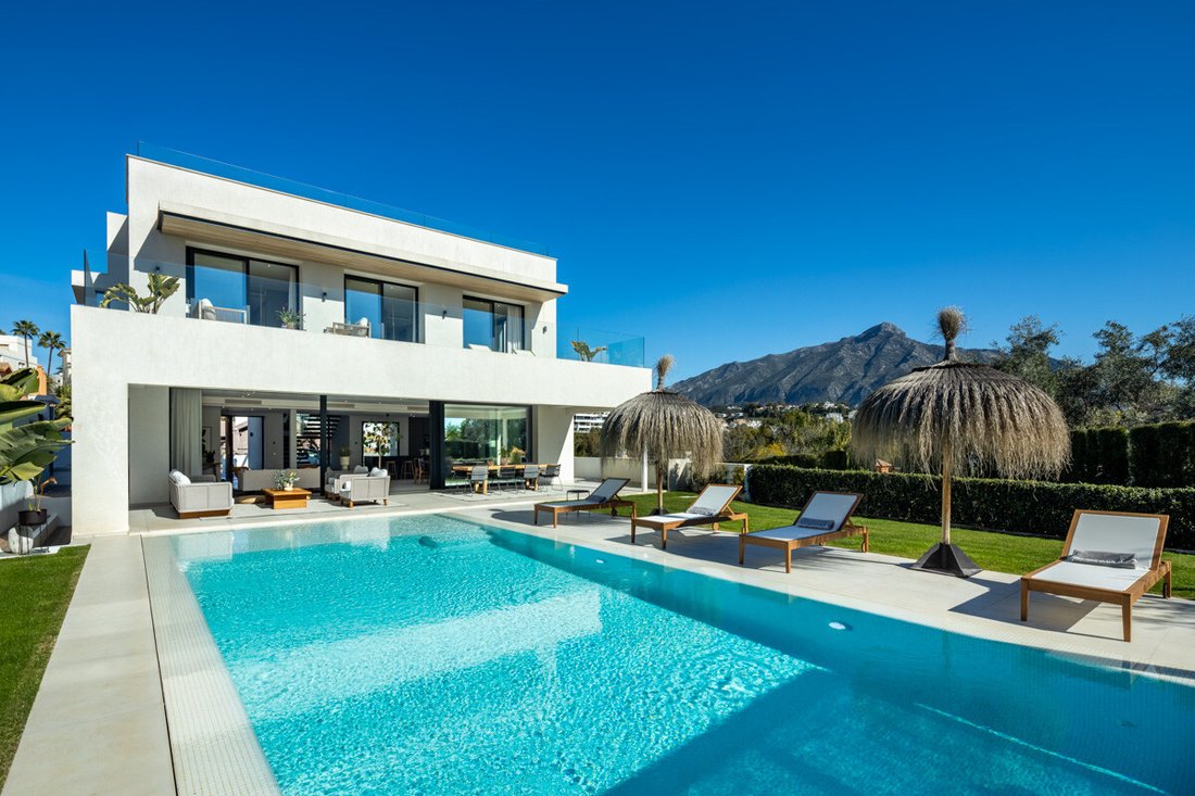 Villa in Nueva Andalucia, Marbella, Spain 2 - 17508624