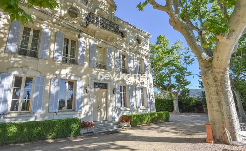Estate in Draguignan, Provence-Alpes-Côte d'Azur, France 1