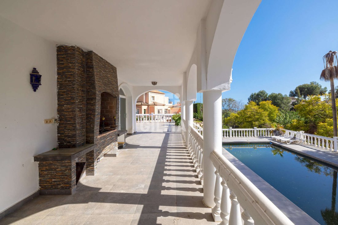 Villa in El Paraíso, Benahavis, Spain 2 - 17503341